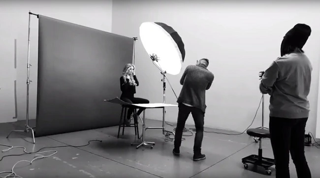 Ánh sáng Studio so với ánh sáng tự nhiên