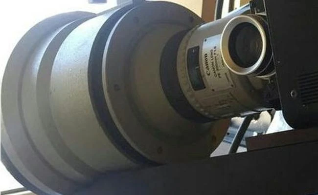 Bạn có biết sự tồn tại của ống kính Canon 300mm F1.8