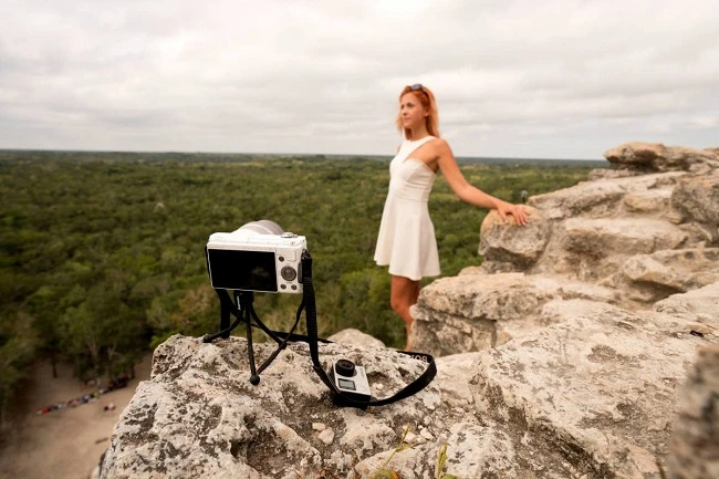 Những mẹo để selfie bằng máy ảnh khi đi du lịch một mình