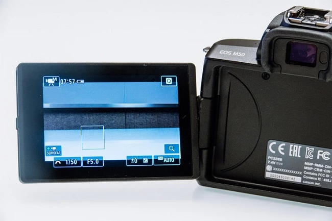 So sánh Canon EOS M50 và Canon EOS M6