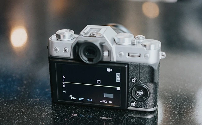 Sự khác biệt nào giữa Fujifilm X-E3 và X-T20