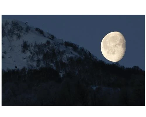 Ảnh theo chủ đề núi và trăng