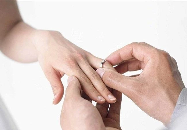 Những bí mật tiết lộ đằng sau đằng sau những buổi chụp ảnh cưới ở biển