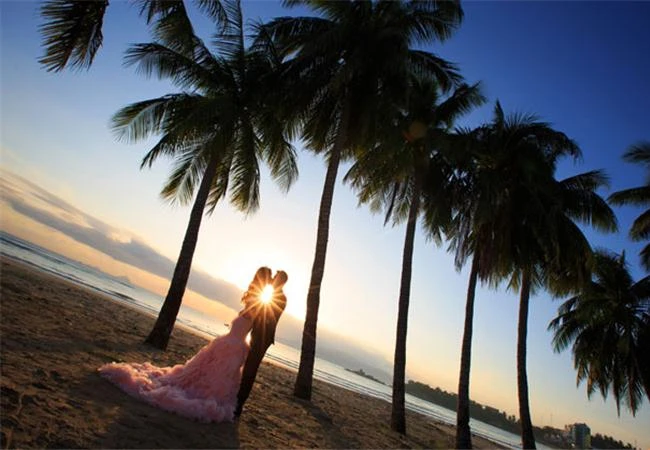 Những bí mật tiết lộ đằng sau đằng sau những buổi chụp ảnh cưới ở biển