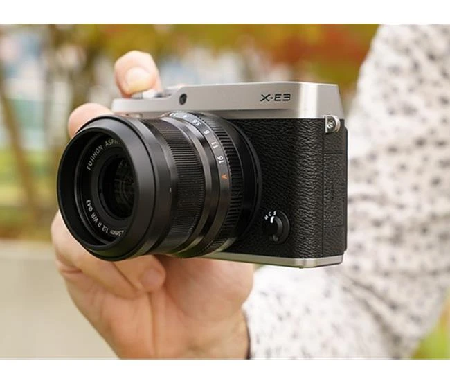 So sánh máy ảnh Fujifilm X-E3 và Nikon D7500