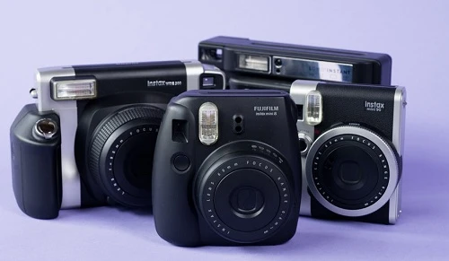 Dùng máy ảnh Fujifilm Instax- một thú chơi không hề rẻ