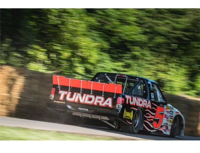 So sánh khả năng Nikon D750 và Fujifilm X-T2 chụp ảnh đua xe thể thao (Phần 1)