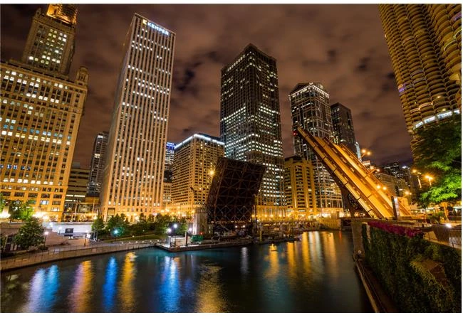 Ống kính Canon EF16-35mm F4 L IS USM (nhập khẩu)