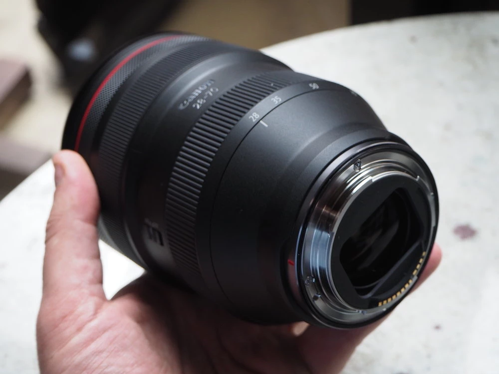 Ống Kính Canon RF28-70mm F2 L USM