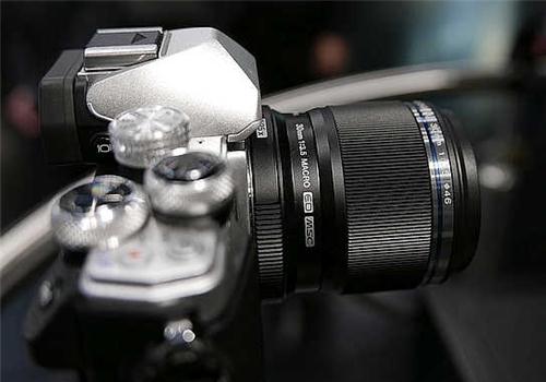 Ống Kính Olympus M.Zuiko Digital ED 30mm F3.5 Macro