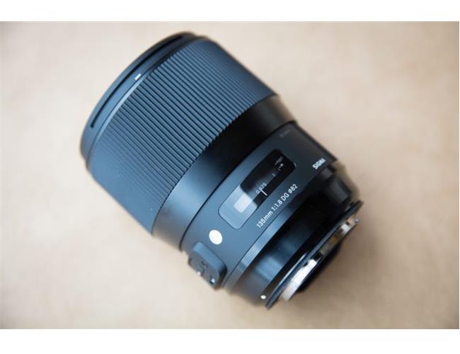 Ống Kính Sigma 135mm F1.8 DG HSM ART For Sony