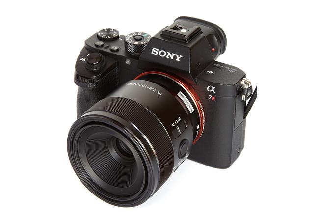 Ống Kính Sony FE 50mm Macro F/2.8 (SEL50M28)